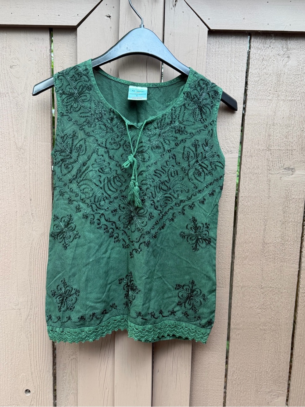 Green Embroidered Sleeveless Top - Unknown Brand small